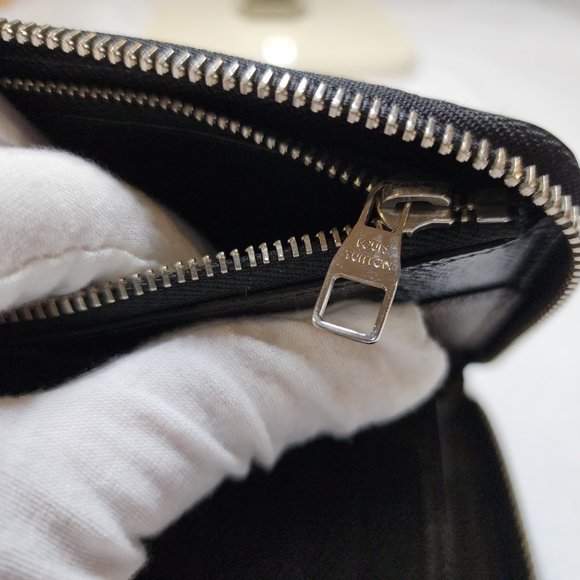 SOLD—AUTHENTIC LOUIS VUITTON Monogram Macassar Vertical Zippy Wallet - Picture 4 of 10